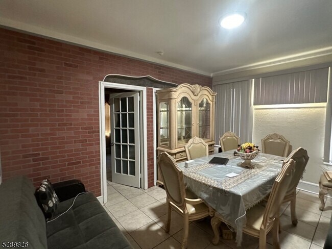 Foto del edificio - 117 W Grove Terrace