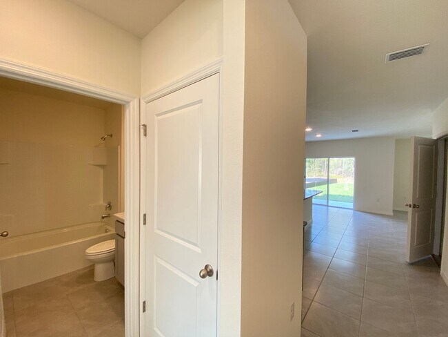 Foto del edificio - Coming Soon! *Unavailable for Showing until  January 15th*Desirable SE Ocala Subdivision - Lake D...