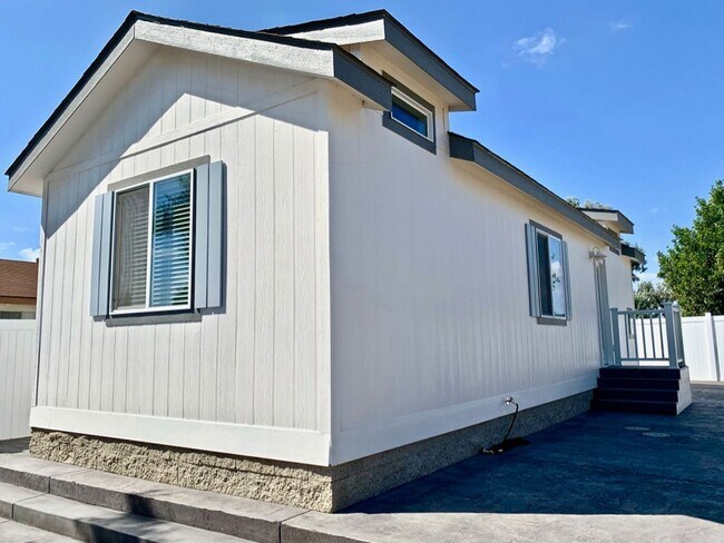 Building Photo - SDS T 7697