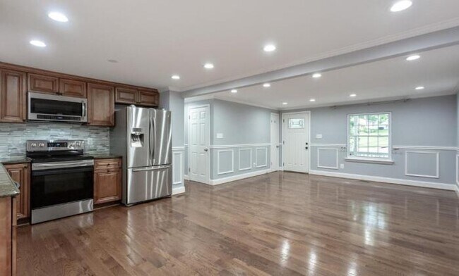 Building Photo - 3 bedroom in UPPER MARLBORO MD 20772