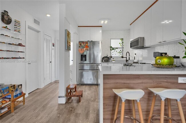 Foto del edificio - 8900 Washington St