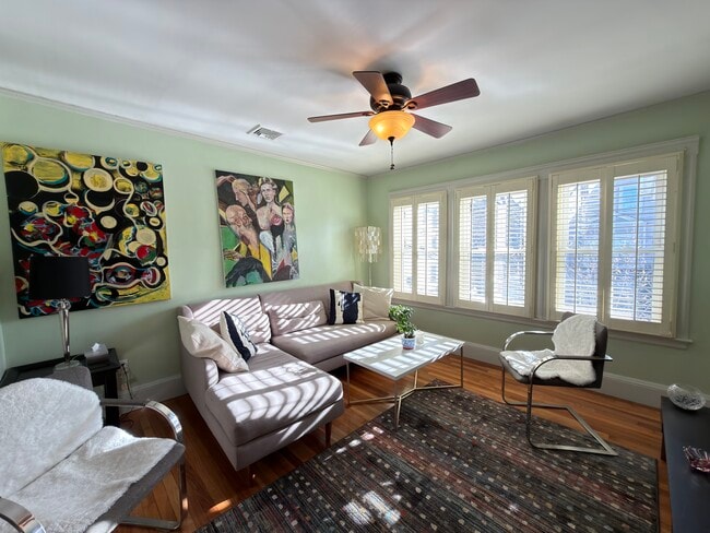 Foto del edificio - 20 Magnolia Ave