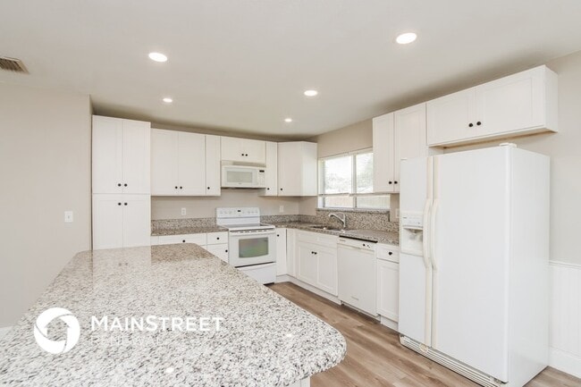 Building Photo - 614 25th St SW