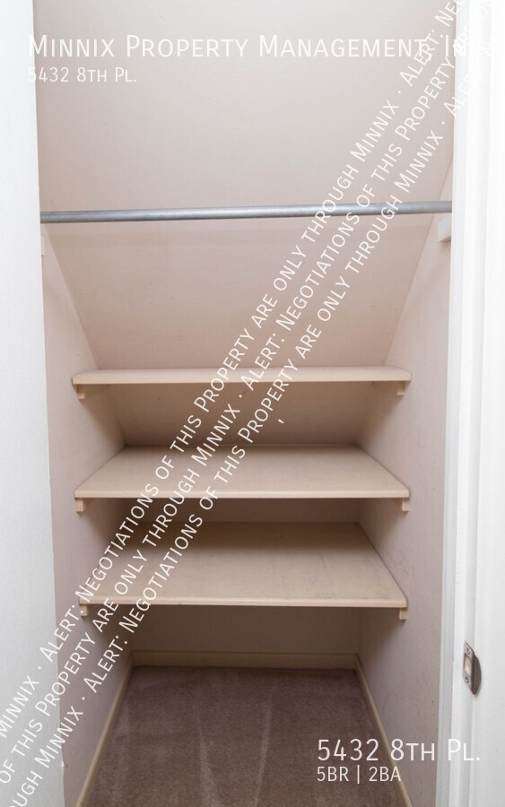 Foto del edificio - 5432 8th Place