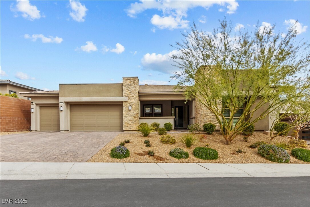 Foto principal - 10016 Copper Edge Rd