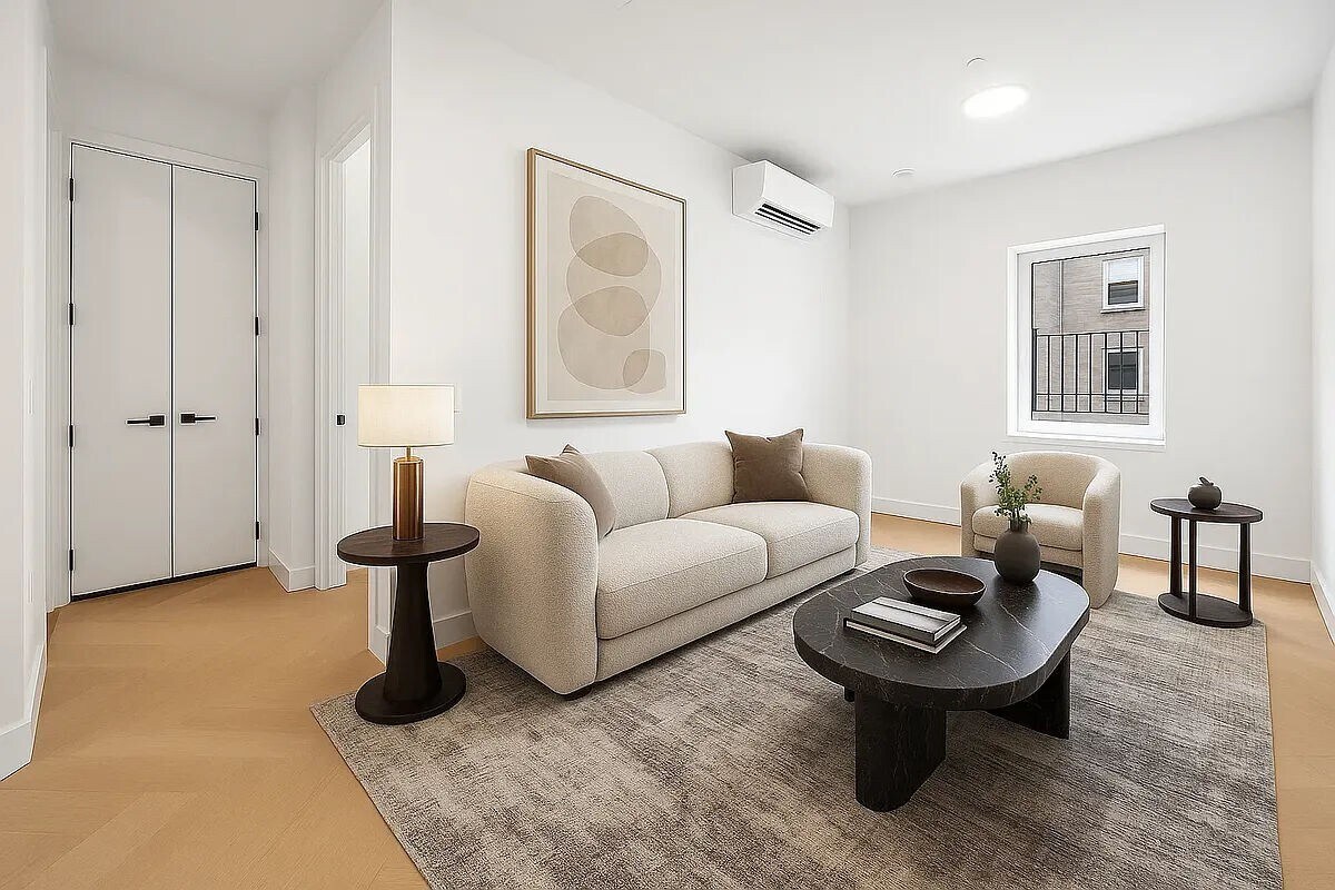 Foto principal - 321 E 17th St