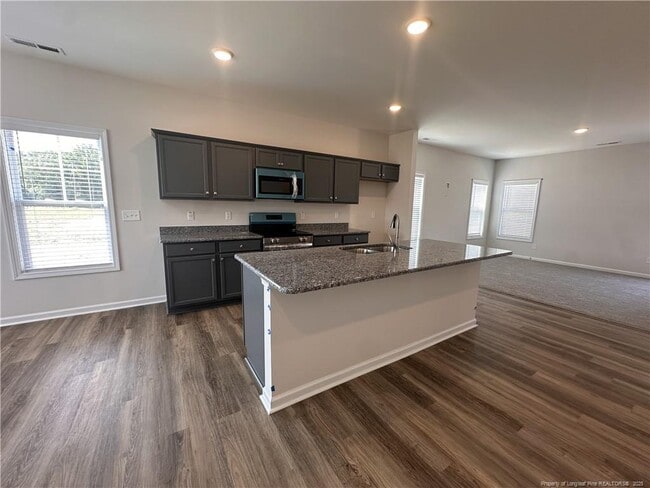 Building Photo - 176 Dalton Dr