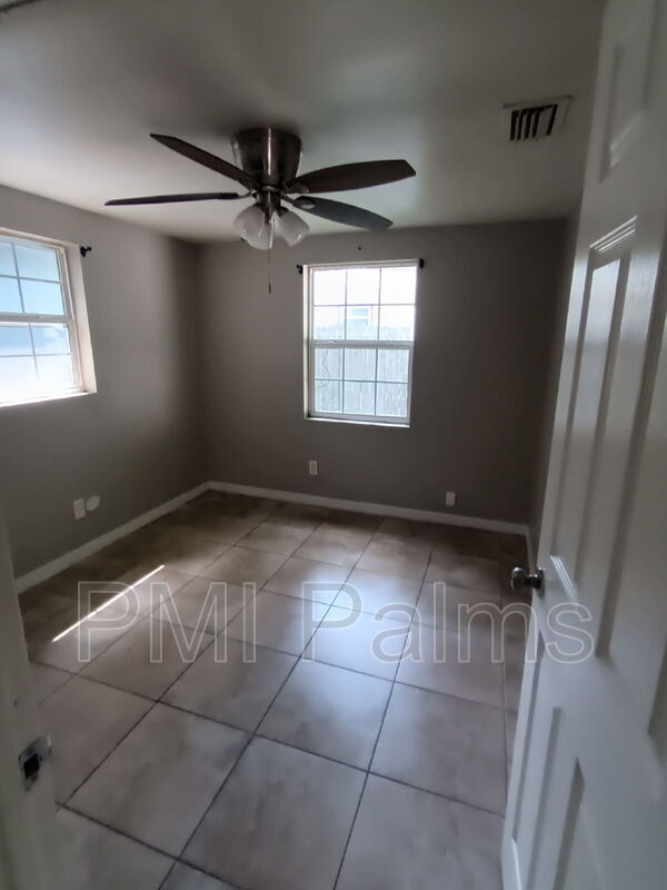 Foto del edificio - 2406 S 69th St