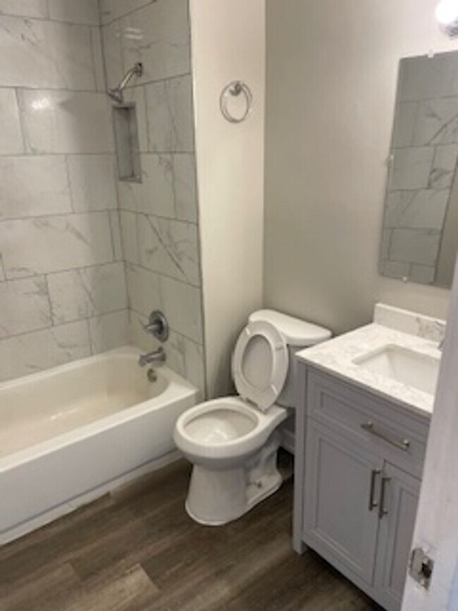 Foto del edificio - Charming, remodeled 2 bedroom in the blue district of Kansas City!