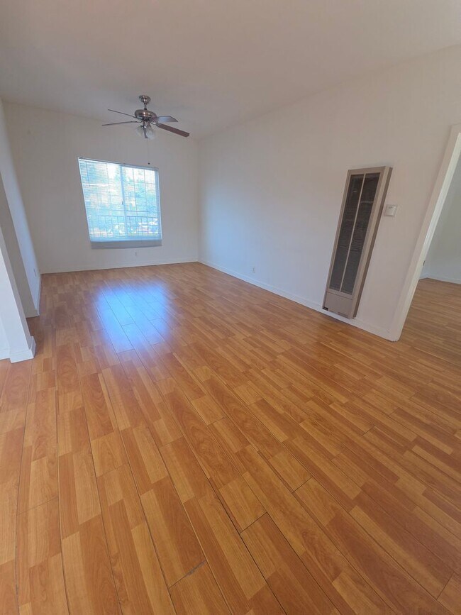 Foto del edificio - 828 S Glendale Ave