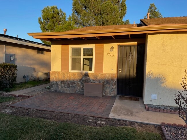 Foto del edificio - 1742 Shepherd Dr