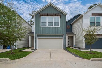 Building Photo - 5209 Pinemont Creek Ln