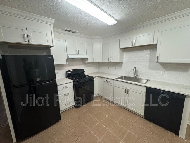 Building Photo - 5804 Sheldon Ct