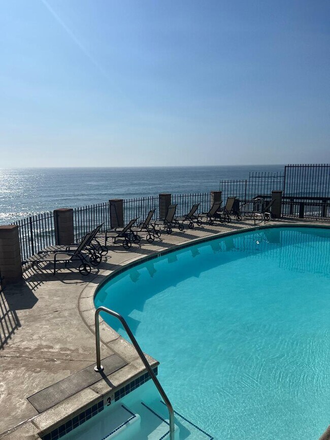 Building Photo - 190 Del Mar Shores Ter
