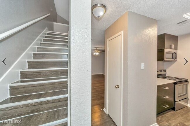 Foto del edificio - 2 br, 1 bath Townhome - 3716 Murray Ct