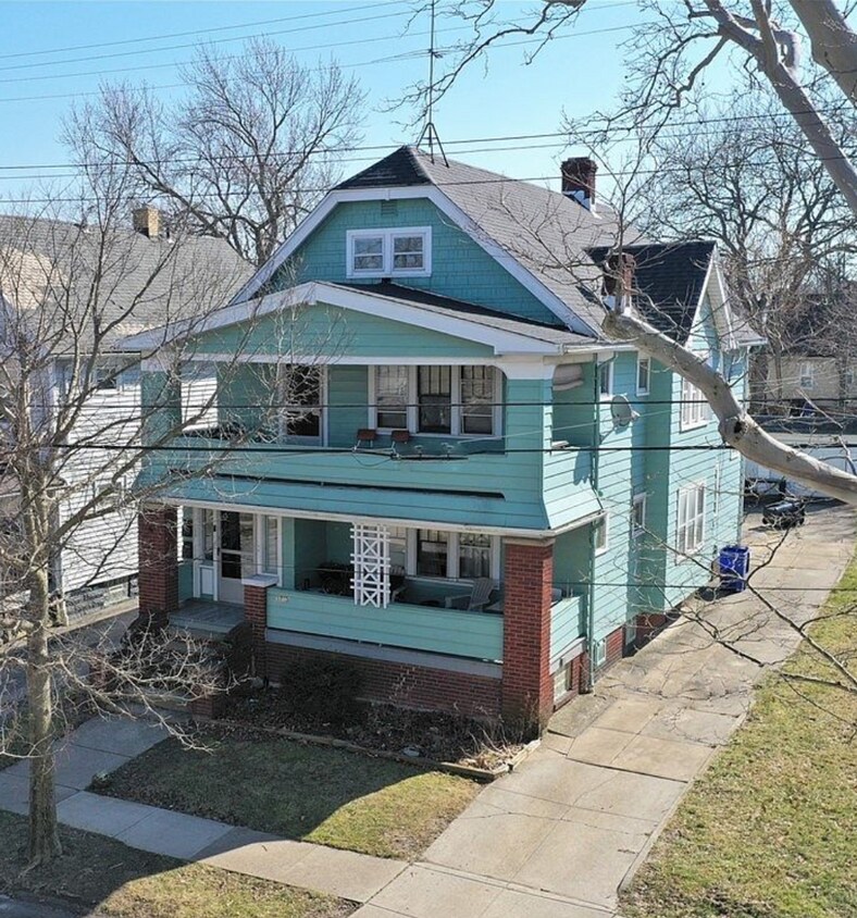Primary Photo - 3705 Cypress Ave