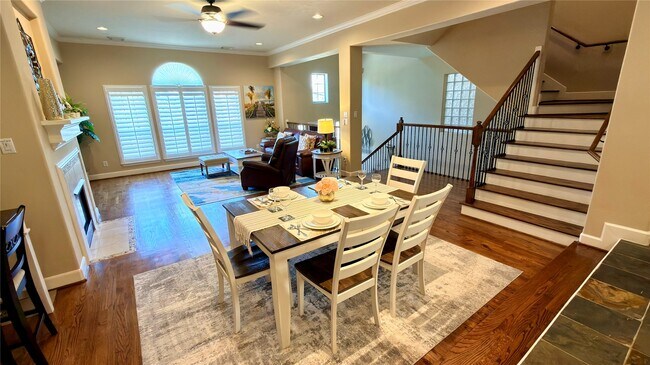 Building Photo - 1013 Gross St