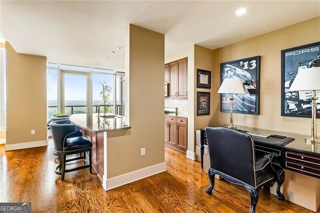 Foto del edificio - 3630 Peachtree Rd NE