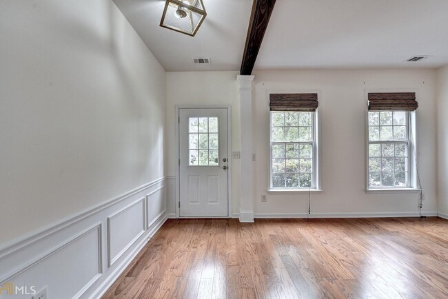 Building Photo - 735 Alstonefield Dr