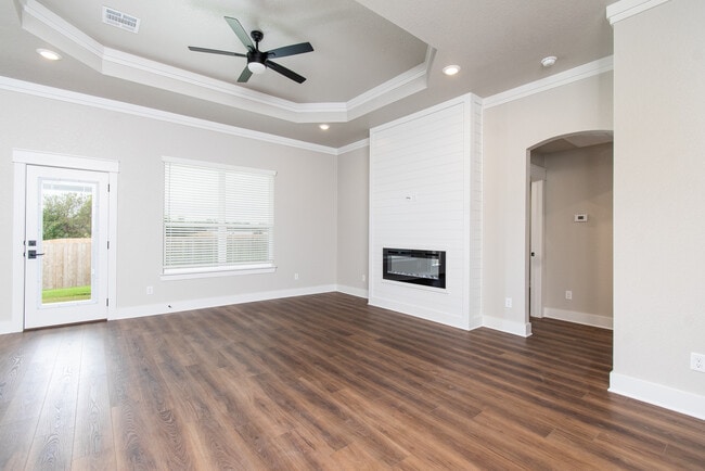 Building Photo - 3004 Atascosa Dr