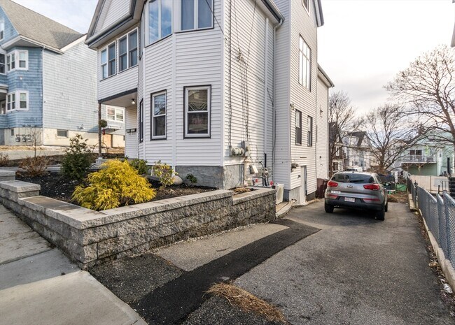 Building Photo - 17 Cleveland Ave