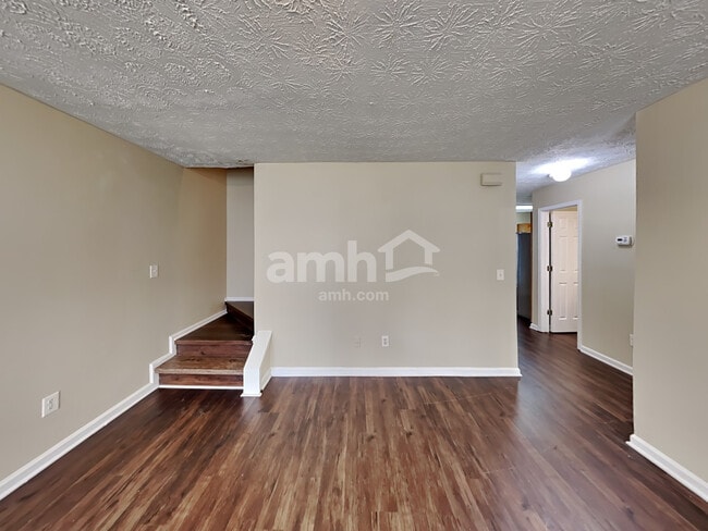 Building Photo - 435 Shenandoah Ct