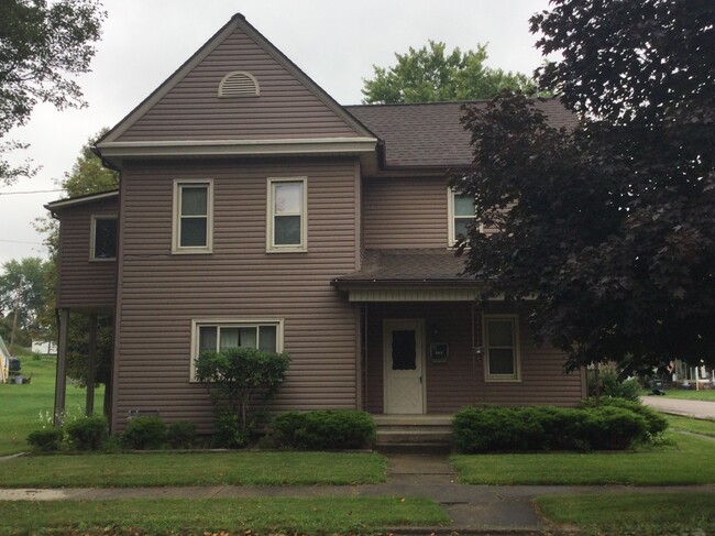 Front of house - 302 Canal St W