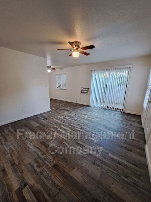 Foto del edificio - 1341 E San Bruno Ave