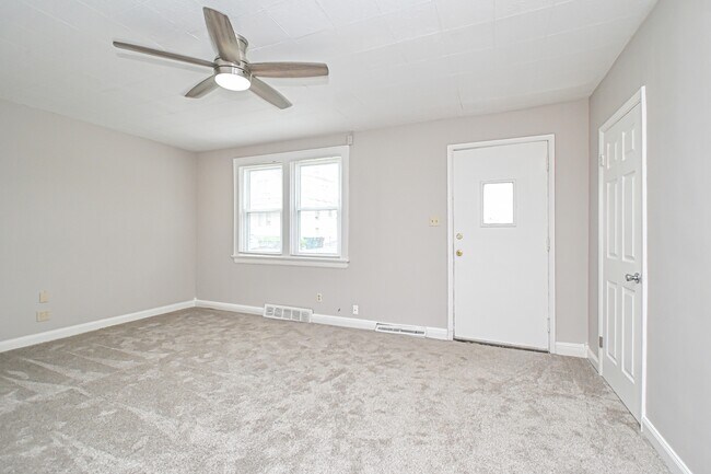 Foto del edificio - 4893 N Overlook Ave