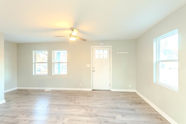 Foto del edificio - Renovated 3 bed 1 bath in Old Hickory Vill...