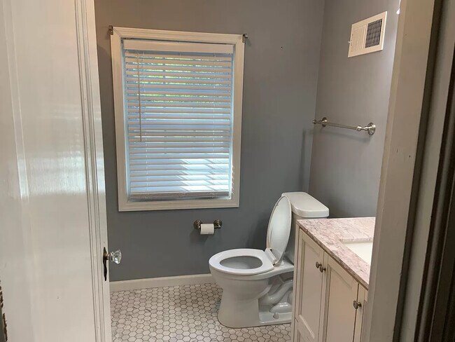 Foto del edificio - 1546 Elizabeth Pl