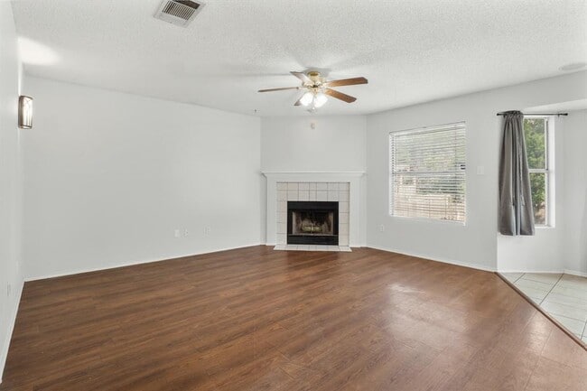 Building Photo - 2012 E Gann Hill Dr