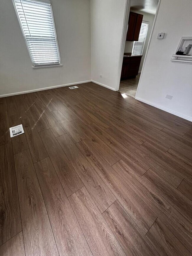 Foto del edificio - Charming 2 bed 1 bath Zuni Park