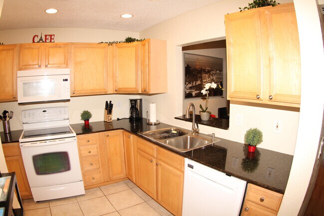 Foto del edificio - 1308 White Pine Dr