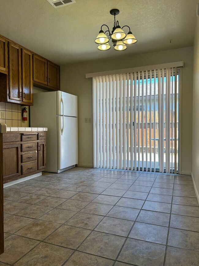 Building Photo - 208-A S Gold Canyon St