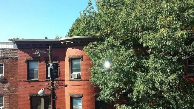 Building Photo - 116 Park St