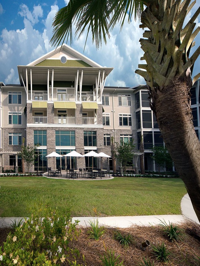 Outdoor Lounge - WaterWalk at Shelter Cove Towne Centre