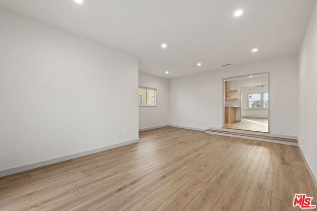 Building Photo - 3866 Westside Ave