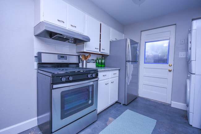 Kitchen - 105 S Meade St