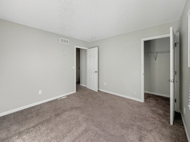 Foto del edificio - Town Home