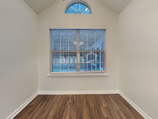 Building Photo - 118 Golden Gate Dr