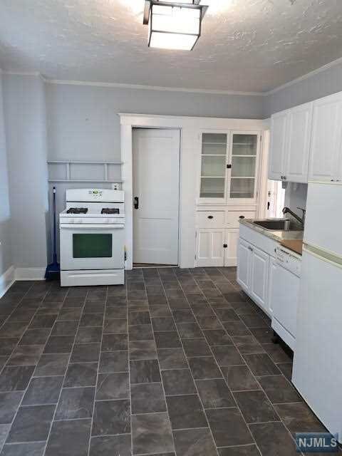 Foto del edificio - 228 Godwin Ave