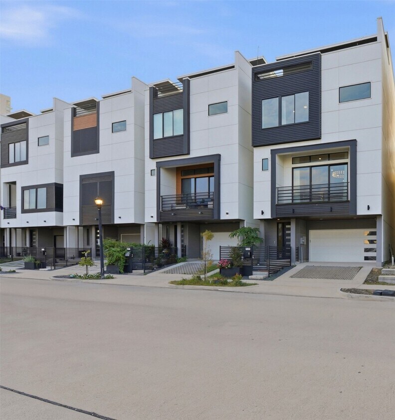 Foto principal - 529 Memorial Heights Dr