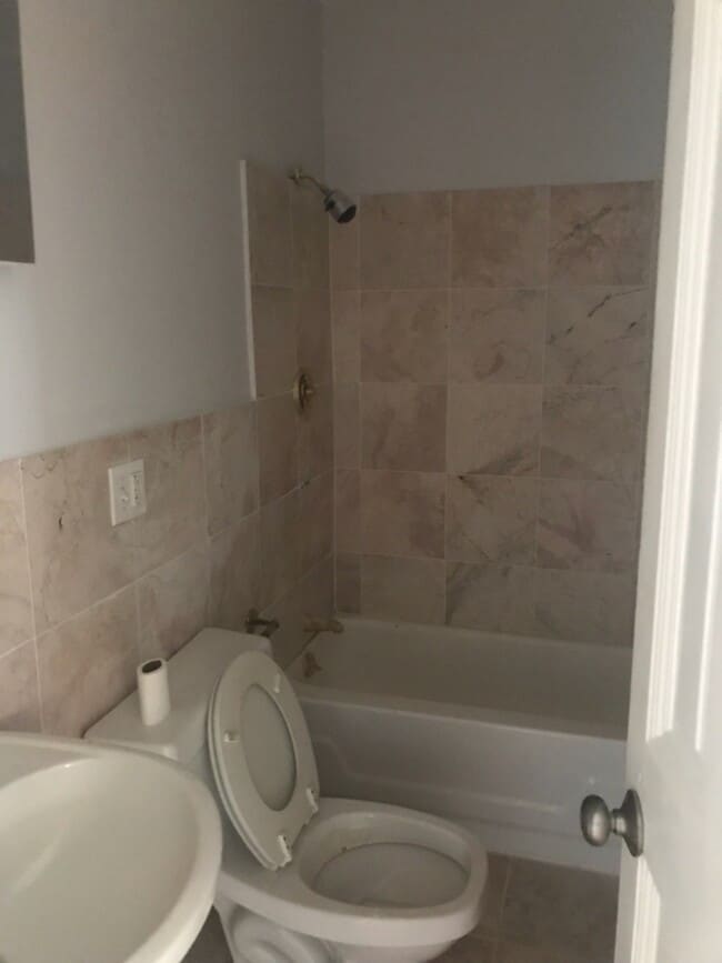 Building Photo - 365 Marlborough St