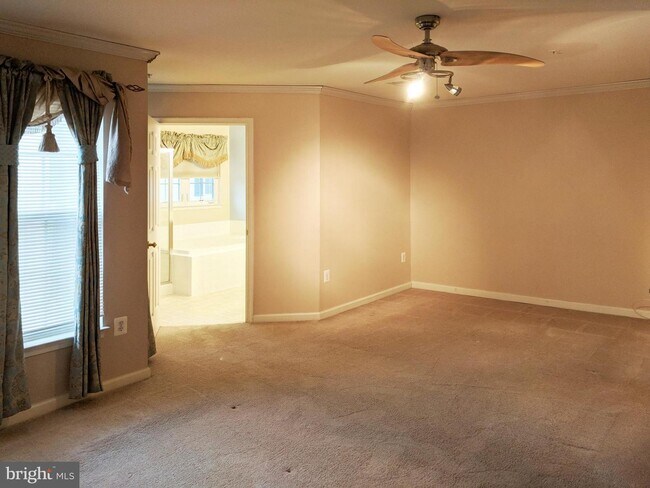 Building Photo - 9713 Juniper Dr