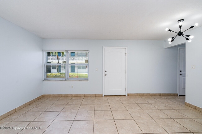 Building Photo - 1031 Park Dr