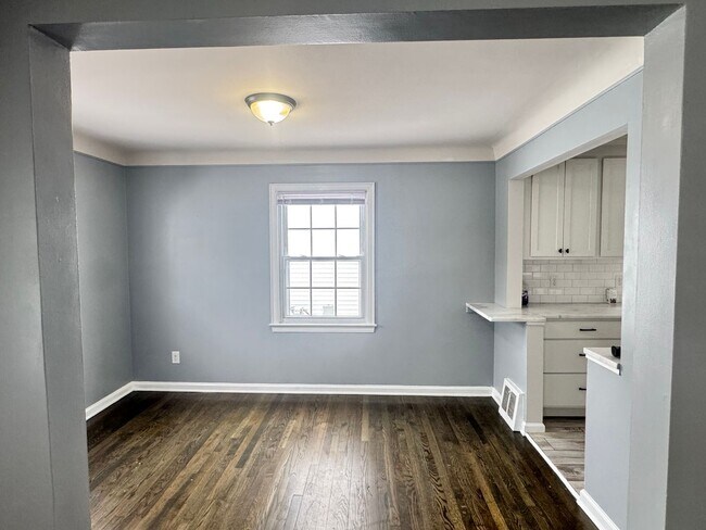 Foto del edificio - Updated Berkley Bungalow!