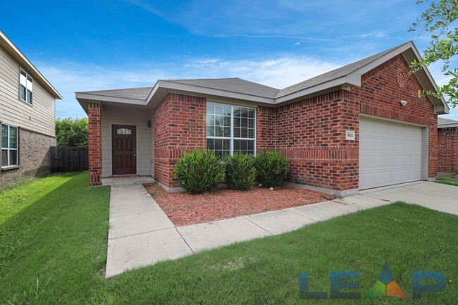 Building Photo - Stunning 3 Bedroom 2 Bathroom in Keller ISD!