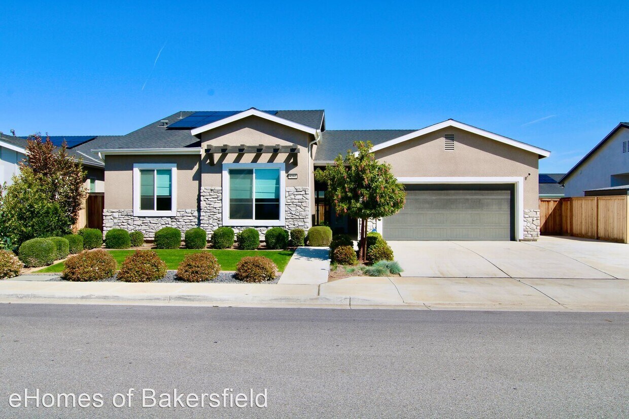 4 br, 2 bath House 9202 Manor Forrest Lane House Rental in Shafter