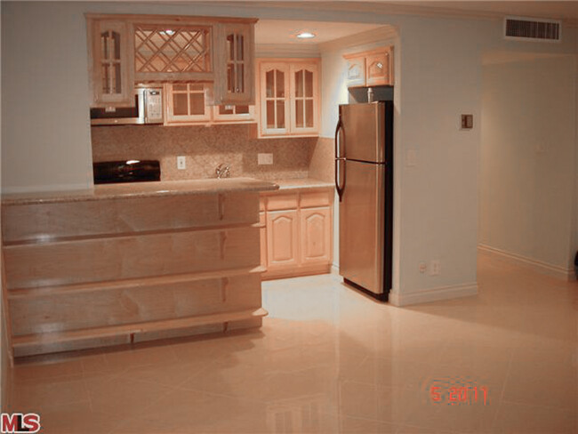 Kitchen - 800 W 1st St